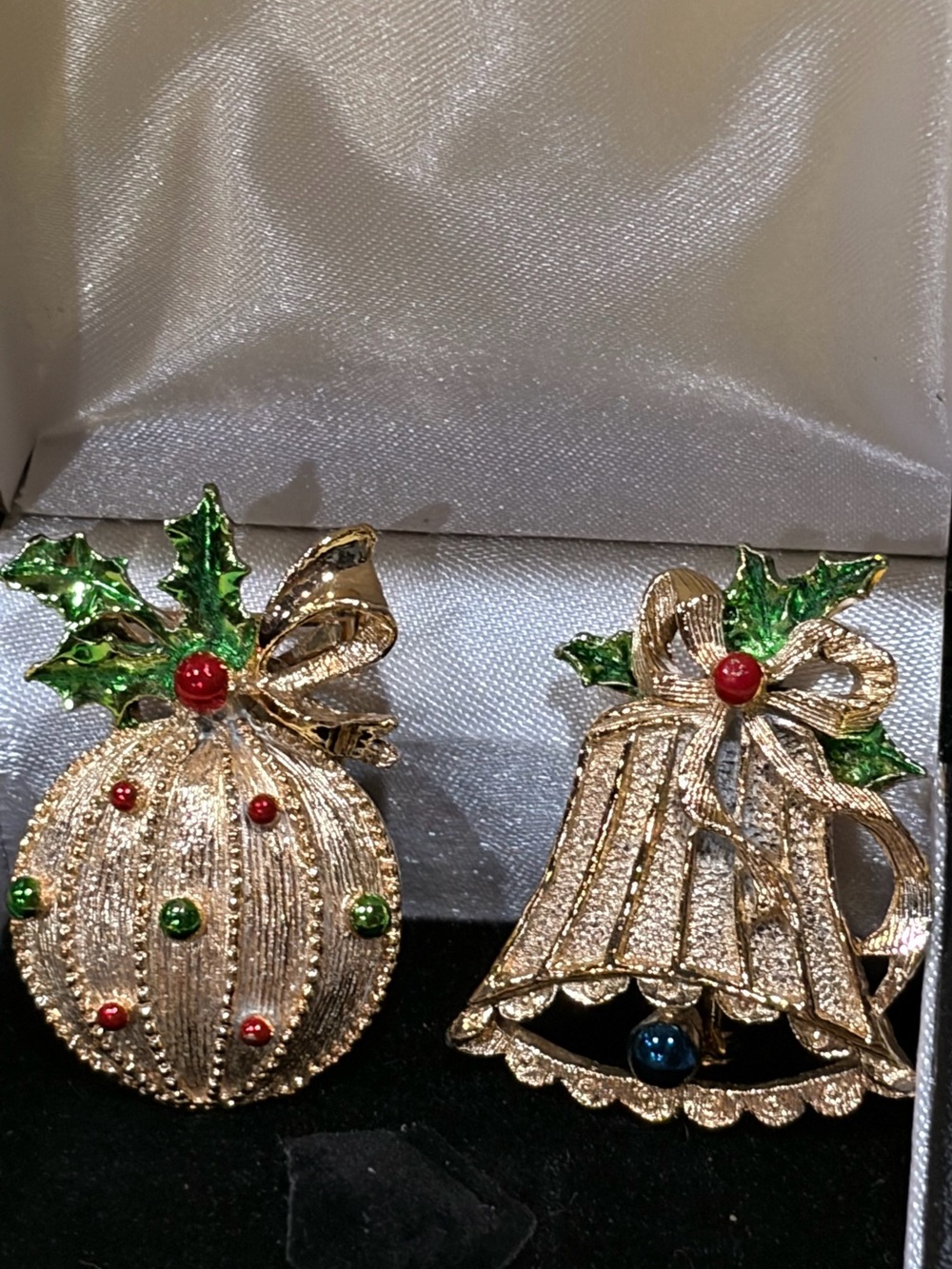 VTG Signed Gerry’s Christmas Brooch Pin Set Bell & Ornament